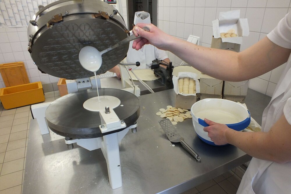 Hostienbackgerät mit Teig