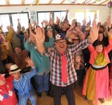 Bunte Zeitreise in die 80er und 90er: Faschingsfeier in der Greifenwerkstatt am Helmshäger Berg