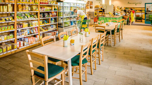 Innenraum des Bio-Imbiss Pommerngrün Verkaufsraum des Pommergrüns