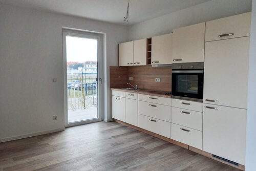 Wohnungen des Betreuten Wohnen verfügen oft über eine Einbauküche mit Backofen, Kühlschrank und Spüle