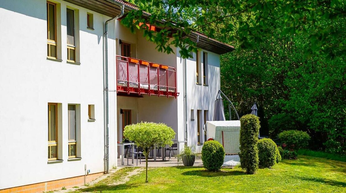 Ein Wohnhaus der Züssower Wohnstätten im Grünen