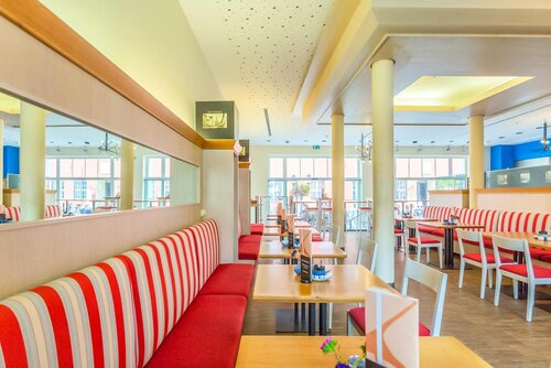 Café und Restaurant Lichtblick Blick in Gastraum