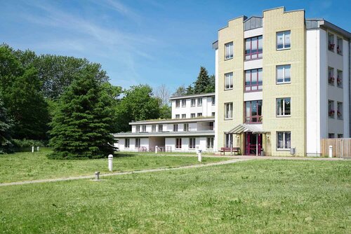 Pflegeheim Gützkow von Süden aus betrachtet